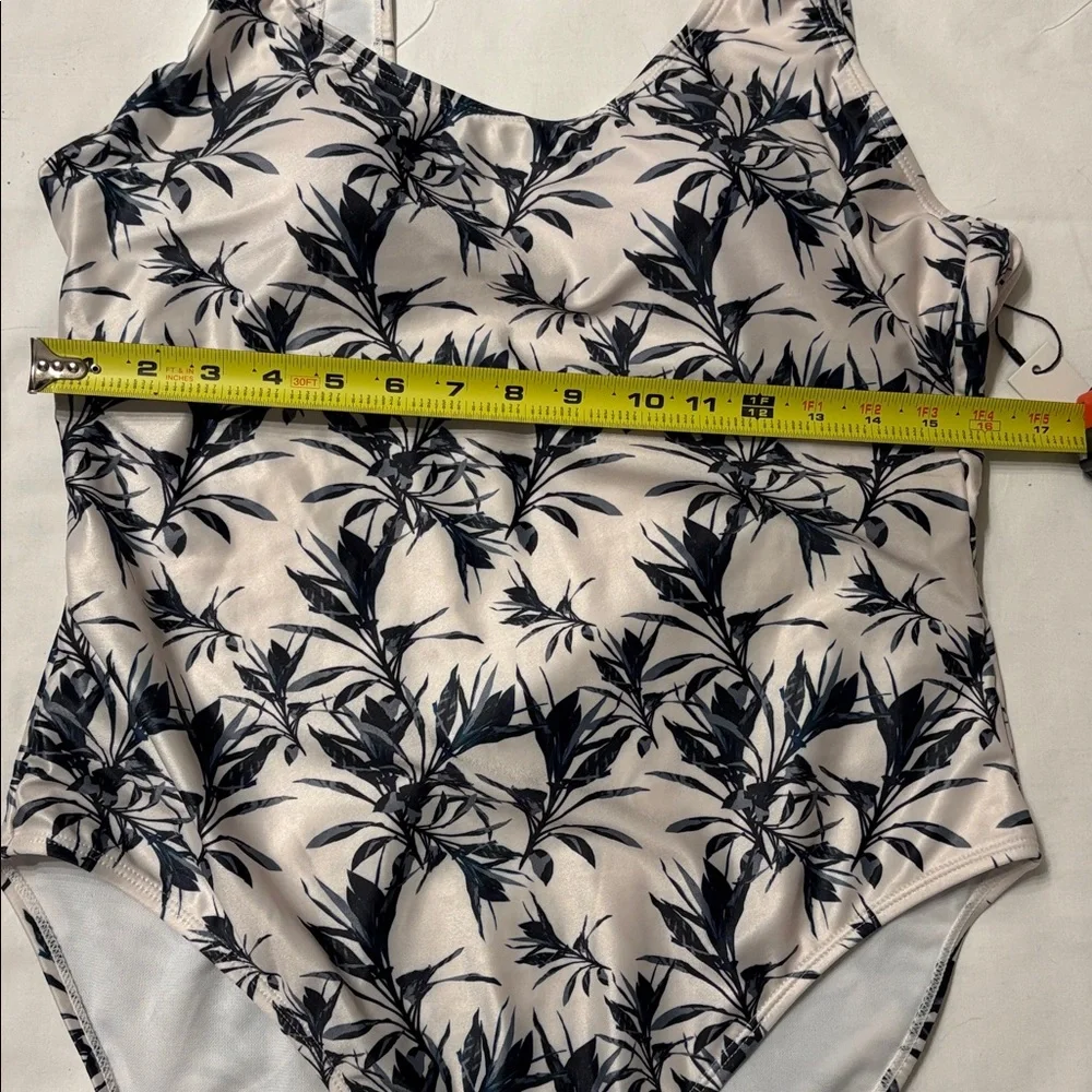 Nicole Miller Resortwear Leaf Pattern Women's One Piece Swimsuit SZ 1X NWT